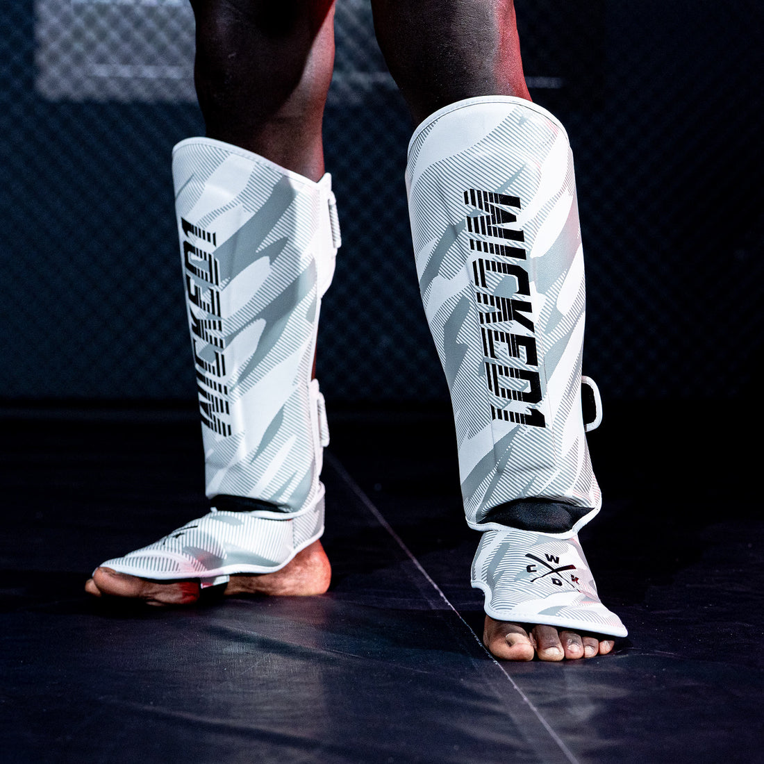 UPSET SHIN GUARDS - WHITE